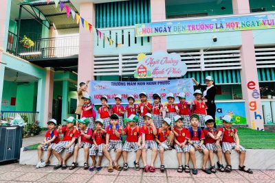 Sáng ngày 9 tháng 4 năm 2026 trường mầm non Hành Phước tôt chức cho trẻ tham quan trải nghiệm tại vườn rau Nghĩa Hà, Bảo tang Quảng Ngãi và siêu thị Go ,các con được tham quan trải nghiệm giúp các con tự tin, sự năng động và khả năng thích ứng với môi trường. Đây những hoạt động trải nghiệm đầy ý nghĩa và là  kỷ niệm thật thú vị và đáng nhớ đối với tất cả các bé!